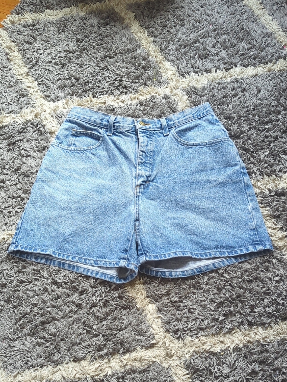 Moda Intl The London Jean Classic Light Blue Denim Women’s Shorts